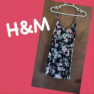 H&M Divided Spaghetti Strap Dress🔴